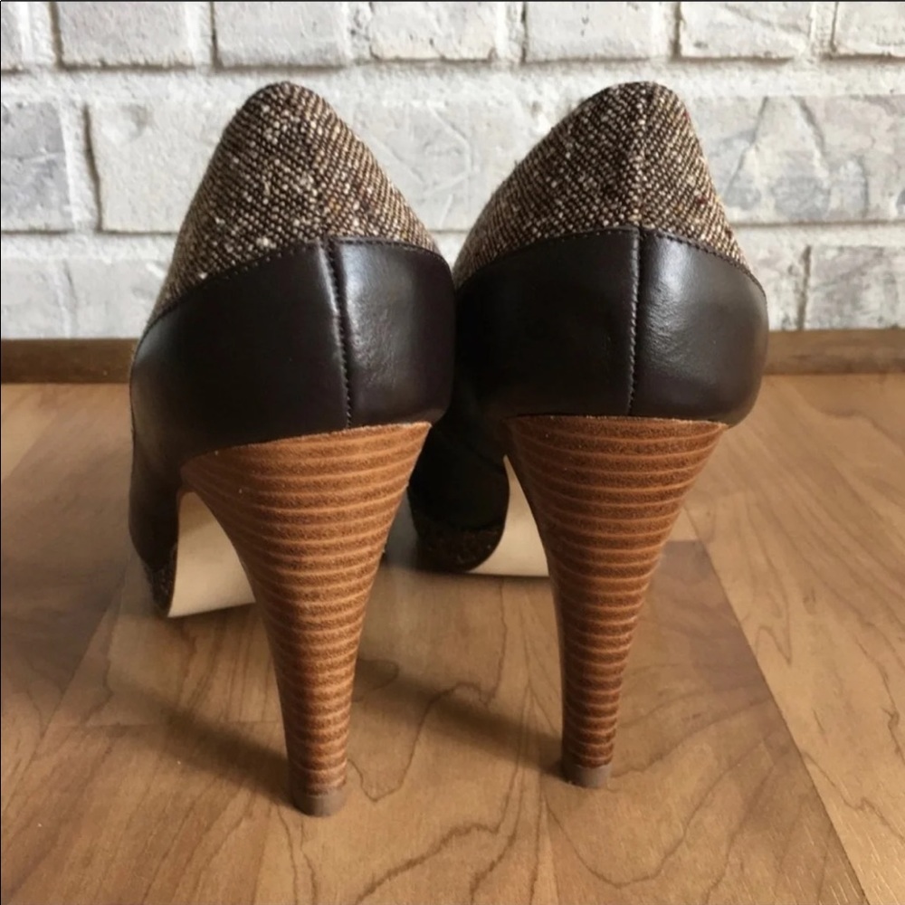 BANANA REPUBLIC TWEED/LEATHER PUMPS - Picture 5 of 7